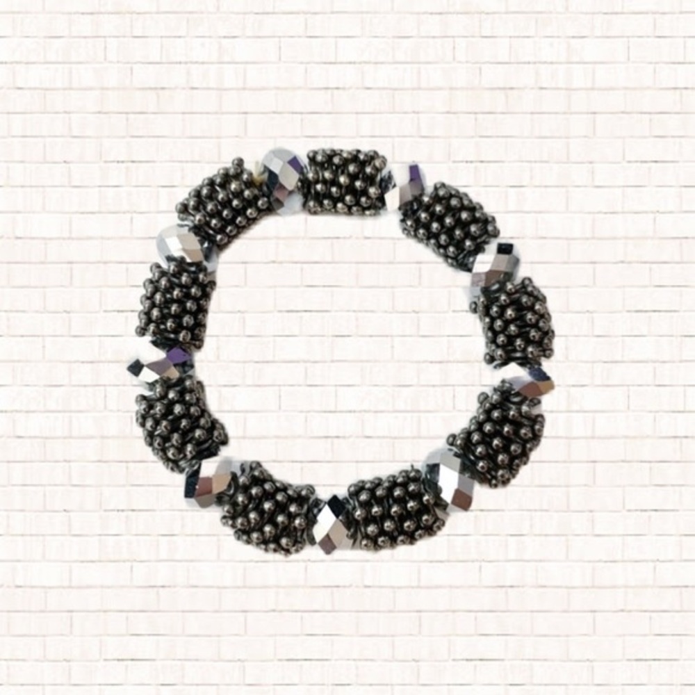 beaded stretch bracelet • dressbarn gunmetal gray silver crystal accent NWOT OBO
